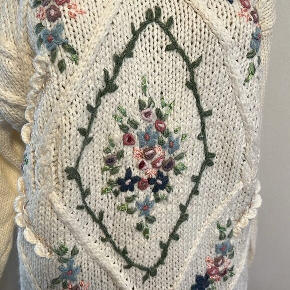 VTG American Weekend M Ivory Floral Embroidered Cable Knit Sweater Cottage Core - Picture 2 of 9